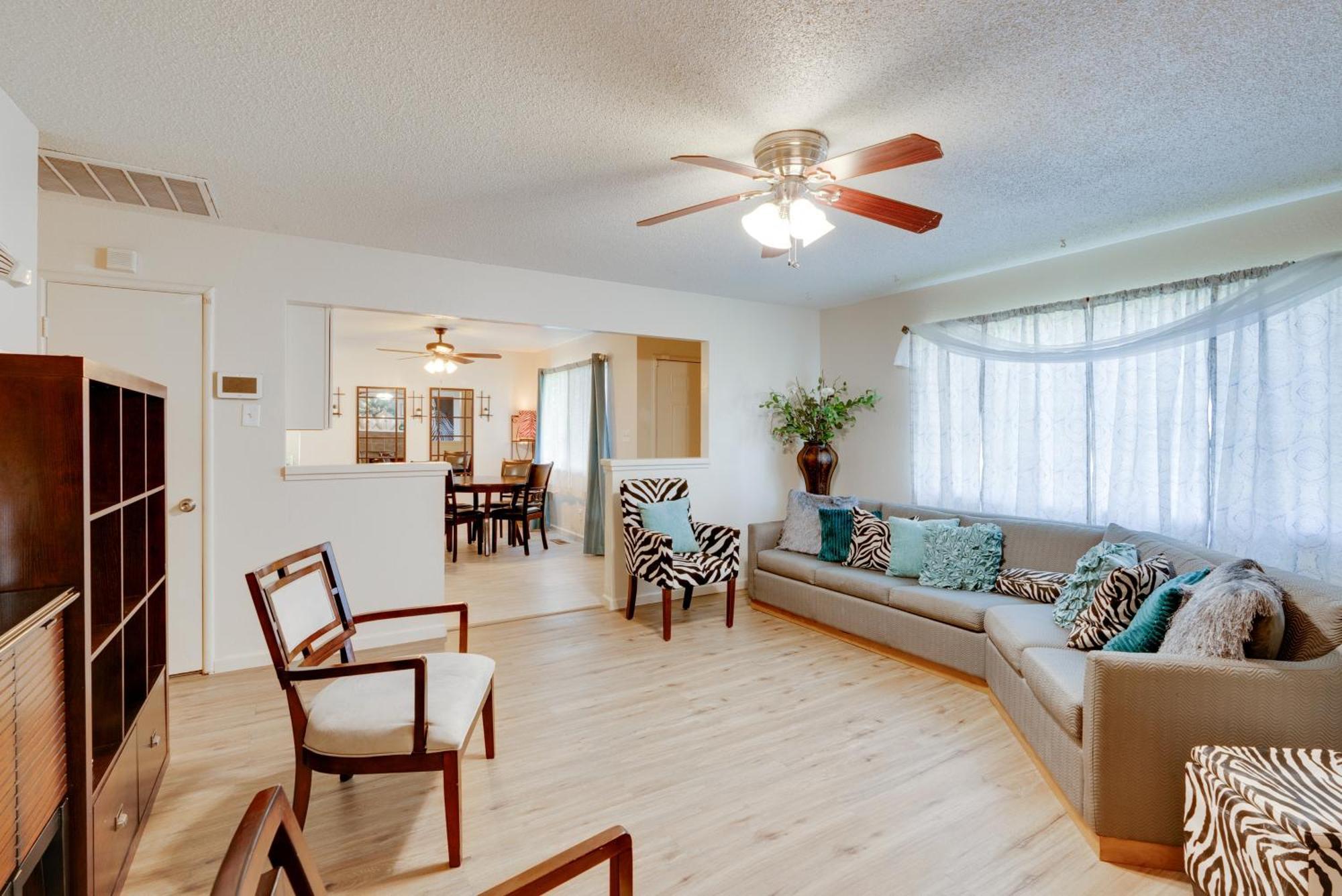 Breezy Fresno Home - Near Airport And Downtown المظهر الخارجي الصورة