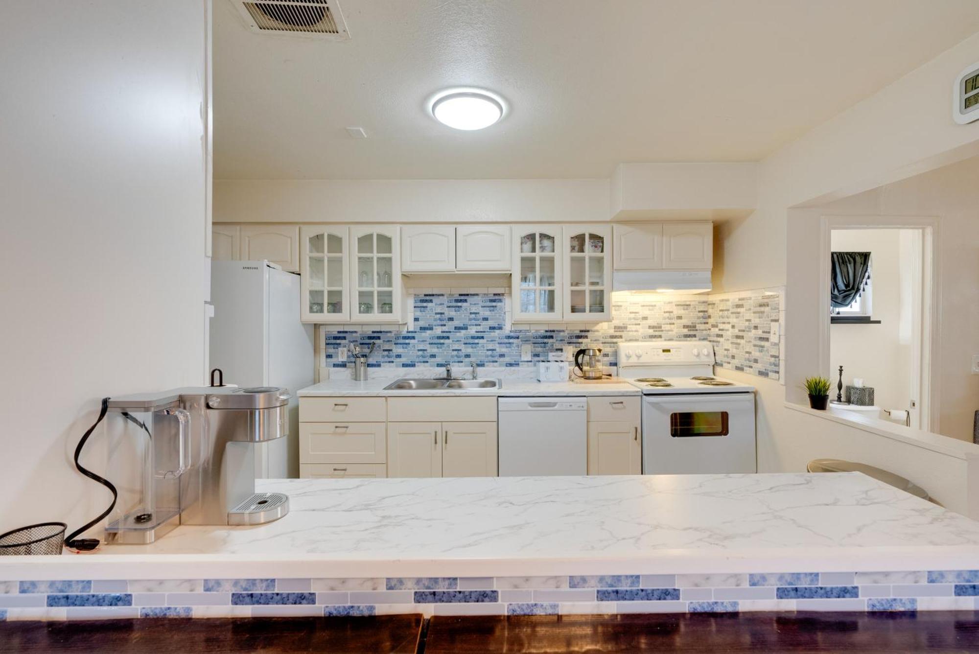 Breezy Fresno Home - Near Airport And Downtown المظهر الخارجي الصورة