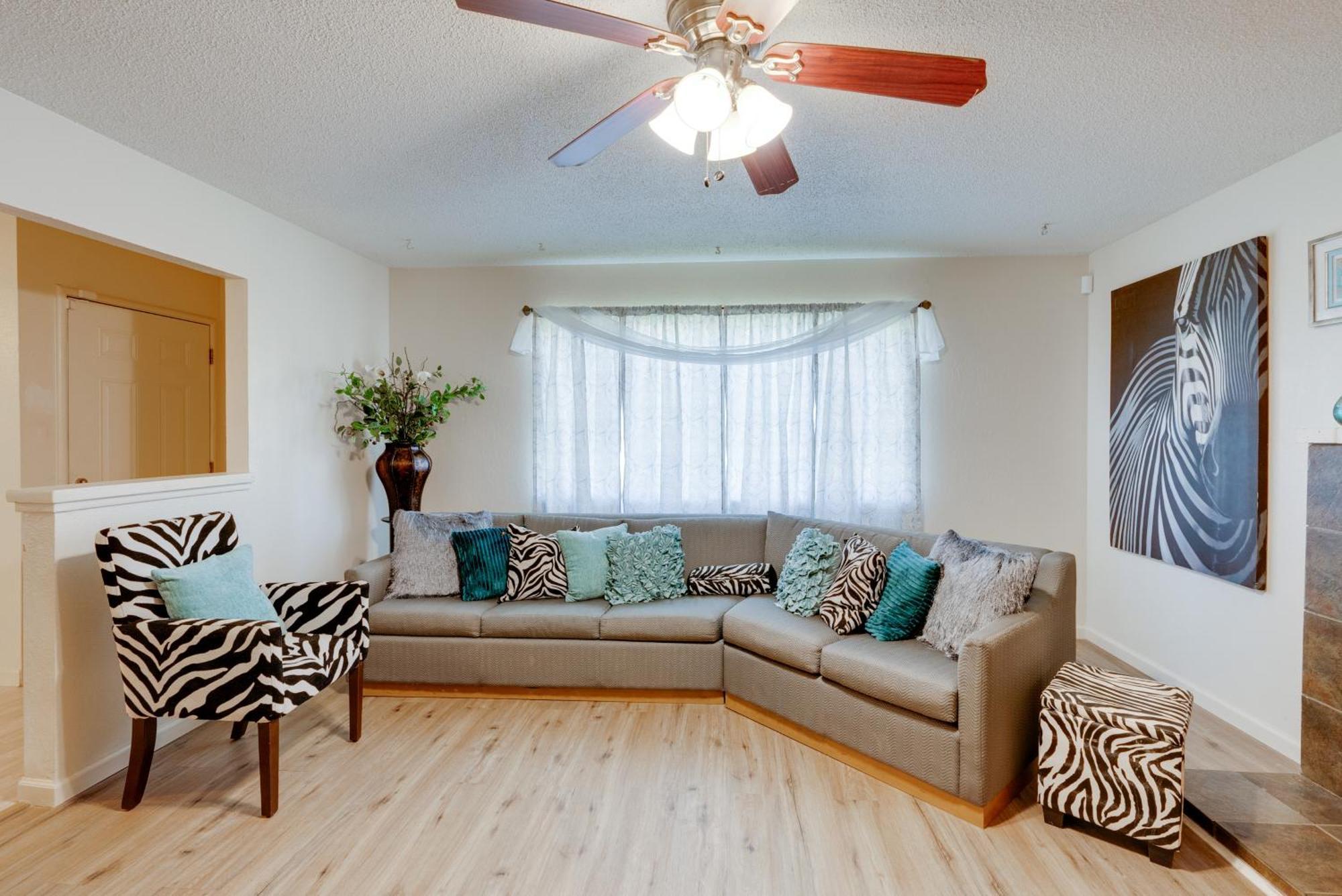 Breezy Fresno Home - Near Airport And Downtown المظهر الخارجي الصورة