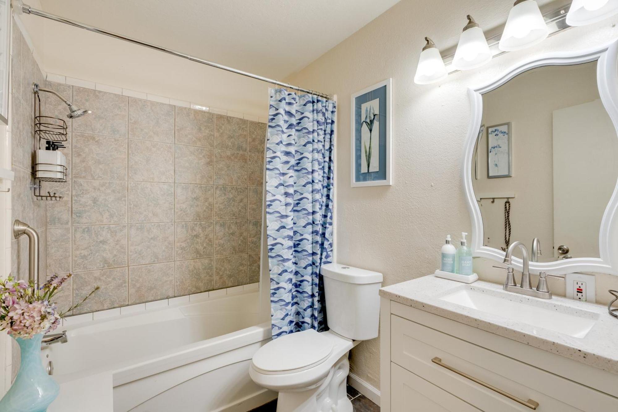 Breezy Fresno Home - Near Airport And Downtown المظهر الخارجي الصورة